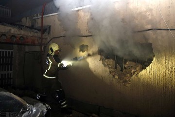 آتش‌سوزی انبار کالا در خیابان مولوی