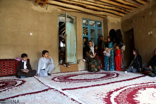نوروز و استقبال از بهار در روستای گویزه کوره