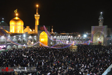 شب سال نو در حرم امام رضا (ع)