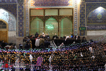 شب سال نو در حرم امام رضا (ع)