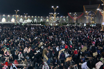شب سال نو در حرم امام رضا (ع)