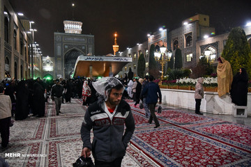 بارش باران در آخرین شب سال ۹۷ در حرم رضوی