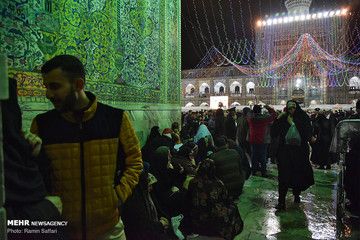 بارش باران در آخرین شب سال ۹۷ در حرم رضوی