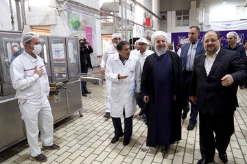 بازدید رئیس‌جمهور از مجموعه تولیدی شرکت صنایع شیر ایران(پگاه)
