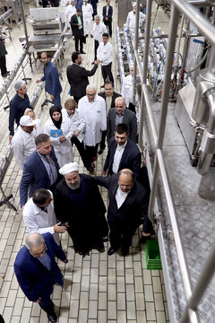 بازدید رئیس‌جمهور از مجموعه تولیدی شرکت صنایع شیر ایران(پگاه)