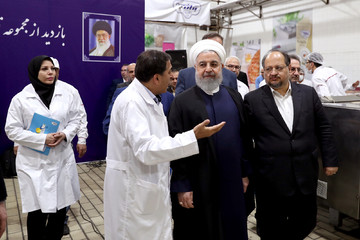 بازدید رئیس‌جمهور از مجموعه تولیدی شرکت صنایع شیر ایران(پگاه)
