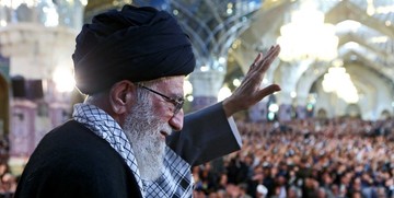 آغاز سخنرانی رهبر انقلاب در حرم مطهر امام رضا(ع)