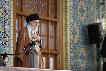 حضور و سخنرانی رهبر انقلاب در اجتماع زائران و مجاوران حرم مطهر رضوی