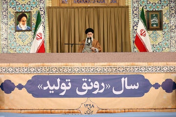 حضور و سخنرانی رهبر انقلاب در اجتماع زائران و مجاوران حرم مطهر رضوی