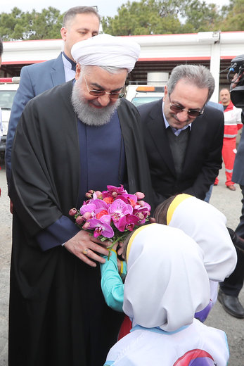 بازدید سرزده رئیس‌جمهور از ایستگاه سلامت اورژانس در بزرگراه تهران-کرج، پایگاه امداد و نجات جاده ای چیتگر و پایگاه راهور جاده ای