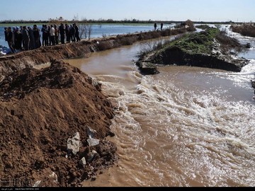 وزیر نیرو: حدود ۲ میلیارد مترمکعب آب از سدهای خوزستان تخلیه می‌شود