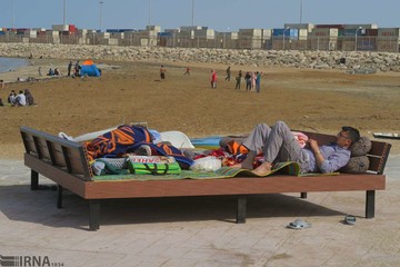 حضور گردشگران نوروزی در سواحل بوشهر