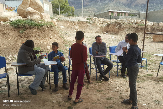 اردوی جهادی طلبه های خارجی در روستای سرفاریاب