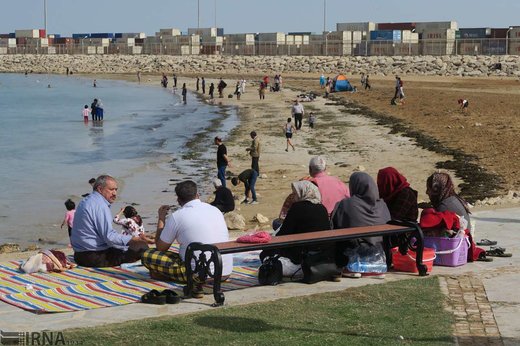 حضور گردشگران نوروزی در سواحل بوشهر