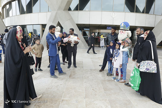 حضور مهمانان نوروزی در برج میلاد تهران
