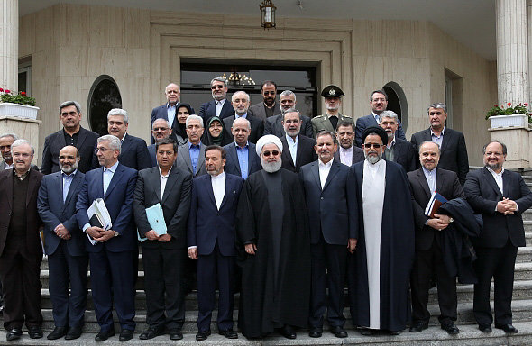 معیار قضاوت دولت روحانی، دوره احمدی نژاد است یا برخی از مسئولان کنونی؟ /ادعای عالی و کارنامه خالی