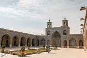 ببینید | حیرت توریست آمریکایی از زیبایی مسجد نصیرالملک شیراز