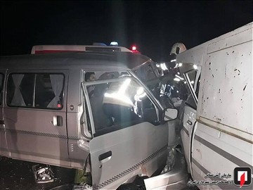تصادف نیسان وانت با ون در کمربندی دوم تهران