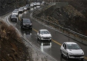 بارش برف در محورهای مواصلاتی آذربایجان‌غربی/ تردد در کلیه راه‌ها برقرار است