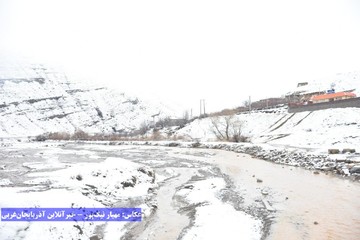 سفیدپوش شدن روستای بند و ارتفاعات خوشاکو