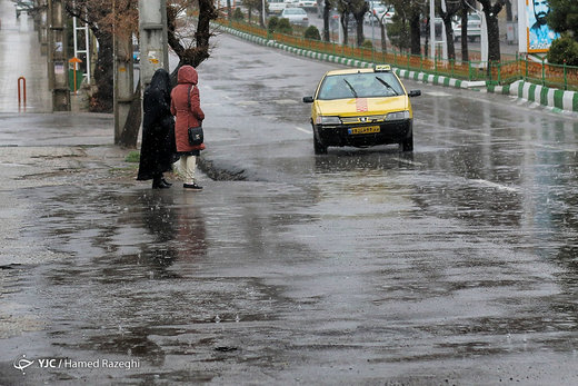 بارش شدید باران و آبگرفتگی معابر در ابهر
