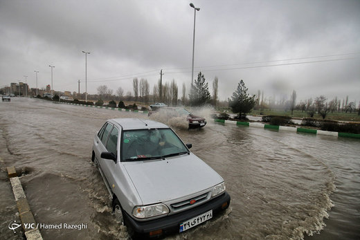 بارش شدید باران و آبگرفتگی معابر در ابهر