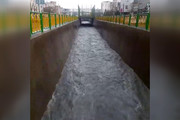 مونوپاد | جریان خروشان آب در مسیل باختر تهران