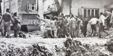 عکس | سیلی که در تهران ۱۴۱ قربانی گرفت