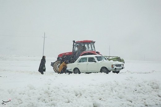 بارش برف در جاده ازنا - درود - خرم آباد