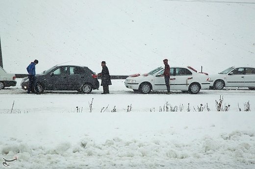 بارش برف در جاده ازنا - درود - خرم آباد