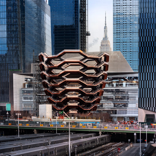سازه مسی رنگ در نیویورک