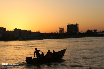بی‌توجهی شهروندان و مسافران نوروزی به خطر سیلاب در اهواز