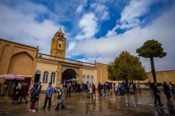 بازدید مسافران نوروزی از کلیسای وانک