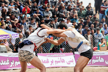 روستای برغمد، برگزار کننده بزرگ‌ترین مسابقات کشتی با چوخه در ایران