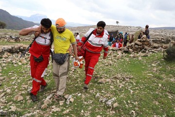نجات 14 کوهنورد گرفتار در آبشار شوی دزفول