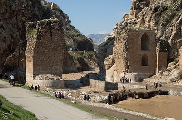 خسارات سیل به جاده خرم‌آباد- پل دختر