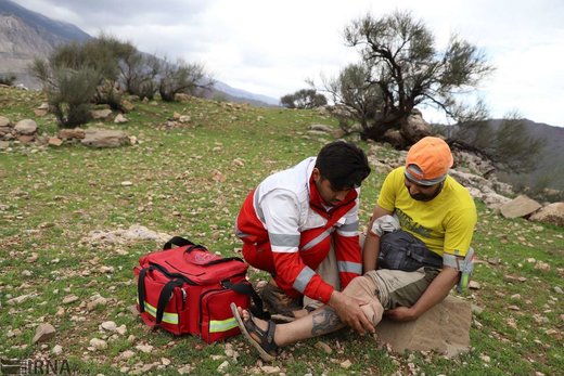 نجات 14 کوهنورد گرفتار در آبشار شوی دزفول