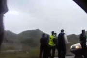 فیلم | زد و خورد مامور پلیس راهور با یک راننده در جنوب کشور