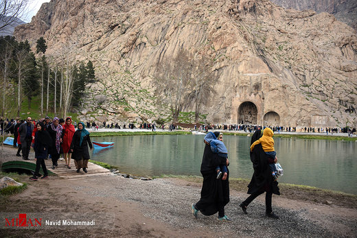 گردشگران نوروزی در طاق بستان