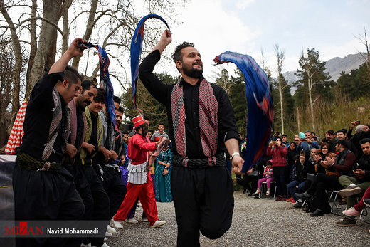 گردشگران نوروزی در طاق بستان