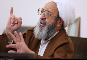 هادی غفاری: من را با ۹ متر عمامه به اتهام عدم التزام به اسلام رد صلاحیت می‌کنند/اسباب حضور کوتوله‌ها در مجلس را فراهم نکنیم