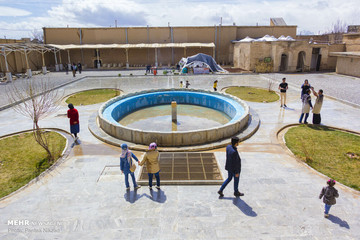گردشگران نوروزی در قلعه چالشتر