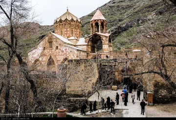 گردشگران نوروزی کلیسای سنت استپانوس