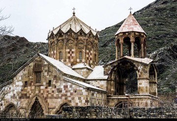 گردشگران نوروزی کلیسای سنت استپانوس