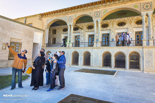 گردشگران نوروزی در قلعه چالشتر