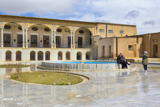 گردشگران نوروزی در قلعه چالشتر