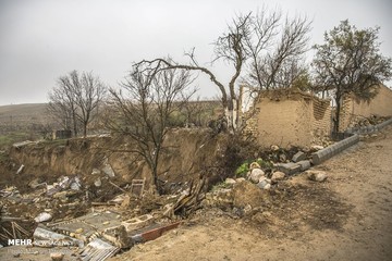 رانش زمین و ریزش بخشی از کوه در روستای گلی از توابع بجنورد
