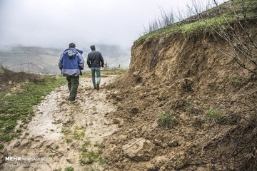 رانش زمین و ریزش بخشی از کوه در روستای گلی از توابع بجنورد