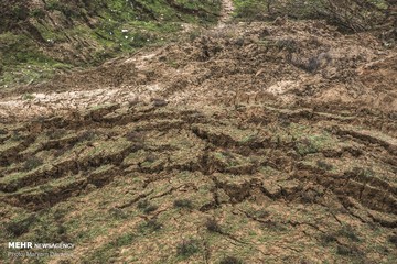 رانش زمین و ریزش بخشی از کوه در روستای گلی از توابع بجنورد