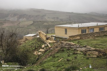 رانش زمین و ریزش بخشی از کوه در روستای گلی از توابع بجنورد
